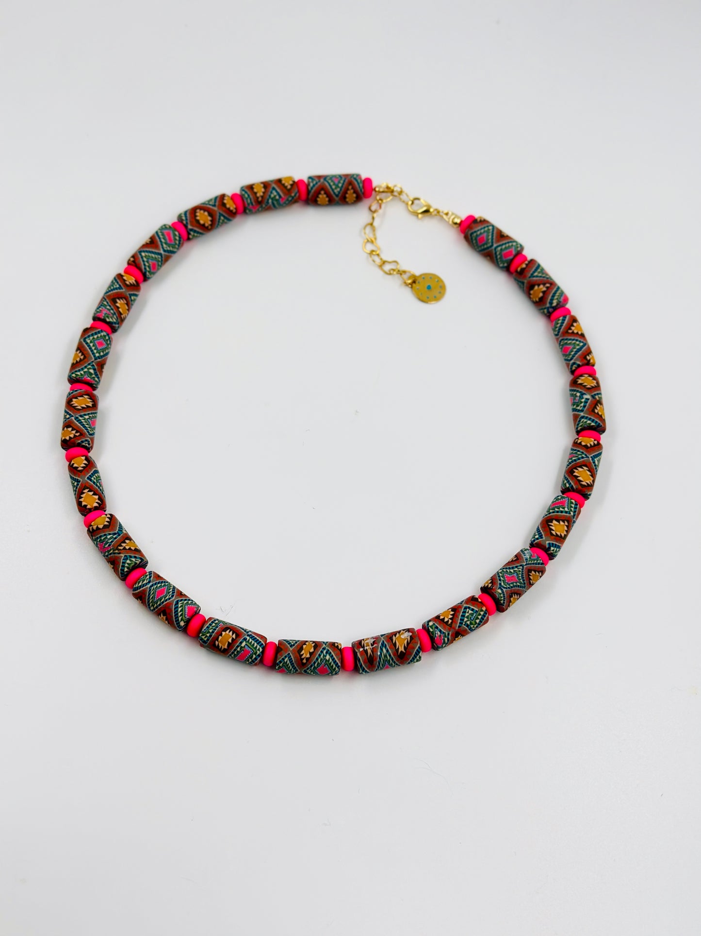 Choker marroquí magenta